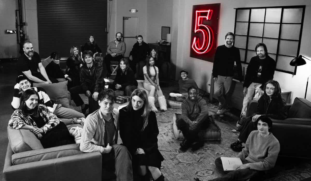 Die Besetzung von 'Stranger Things' trifft sich, um den Beginn der Dreharbeiten zur letzten Staffel zu feiern