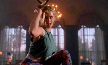 Veja Como a Estrela de "Buffy, a Caça-Vampiros" 32 Anos Após o Filme Cult