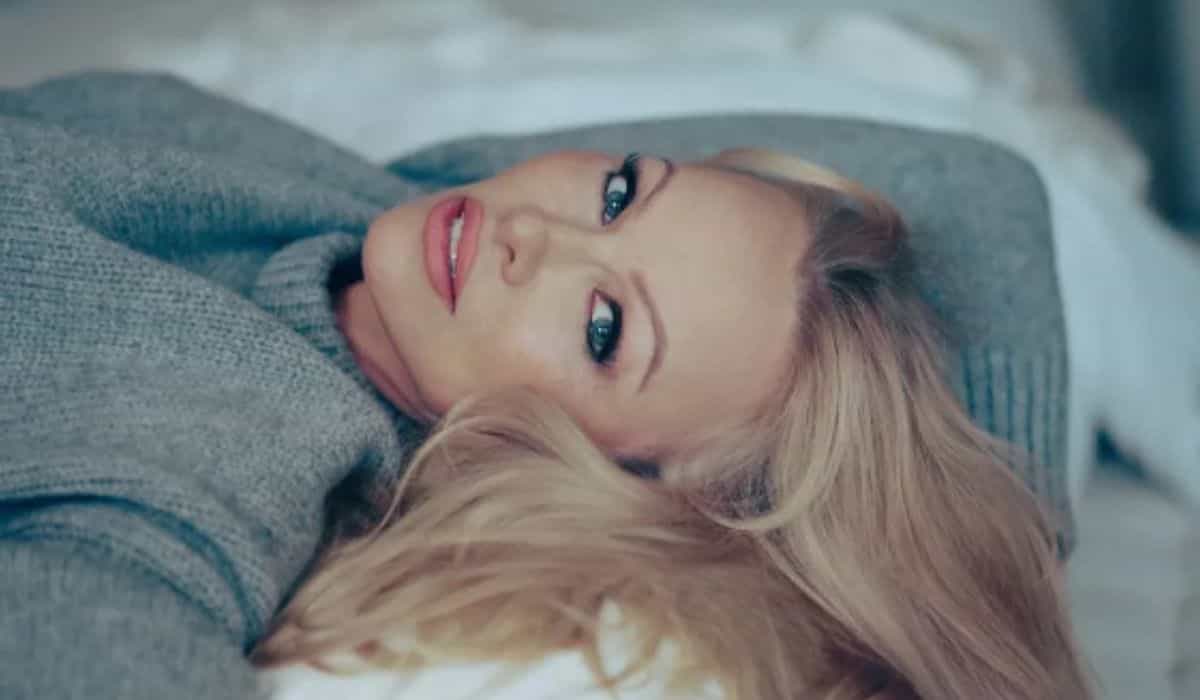 Herečka Pamela Anderson odhaluje, že se cítí krásnější s věkem. Foto: Reprodukce Instagram @pamelaanderson
