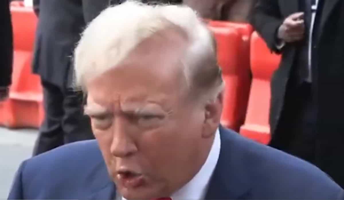 Donald Trumps 'opprørske' hår stjeler showet i New York-domstol