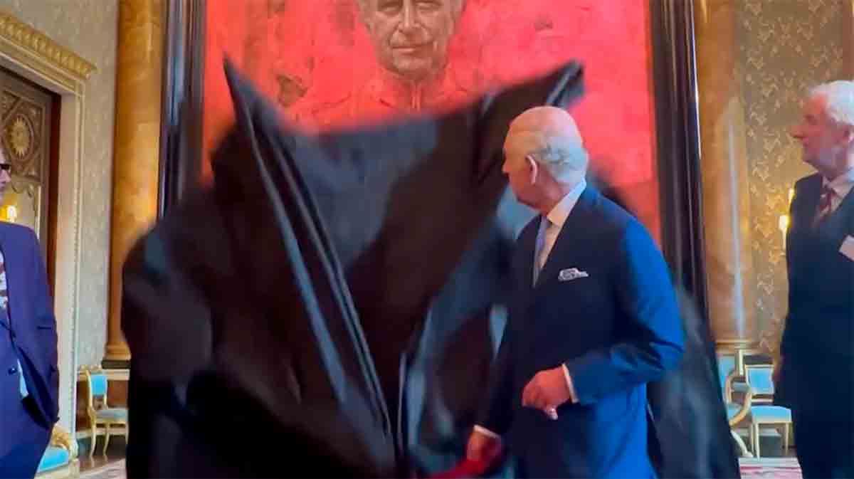 Vidéo : Le roi Charles III révèle un portrait terrifiant de lui-même. Photo et vidéo : Instagram @theroyalfamily