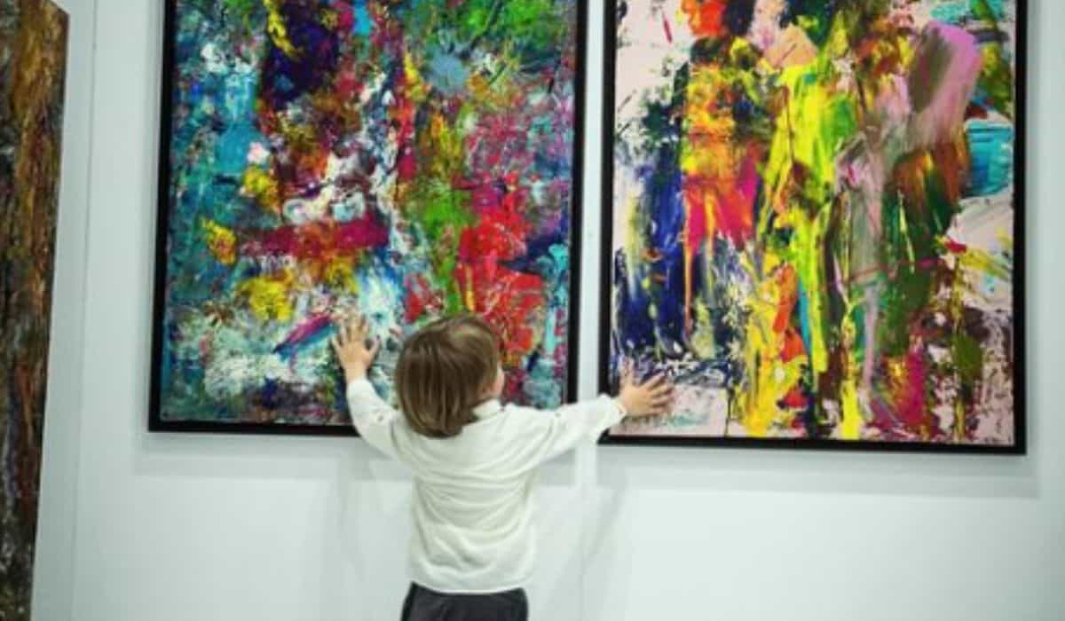 Discover who the little 2-year-old artist is. Photo: Reproduction Instagram @laurents.art