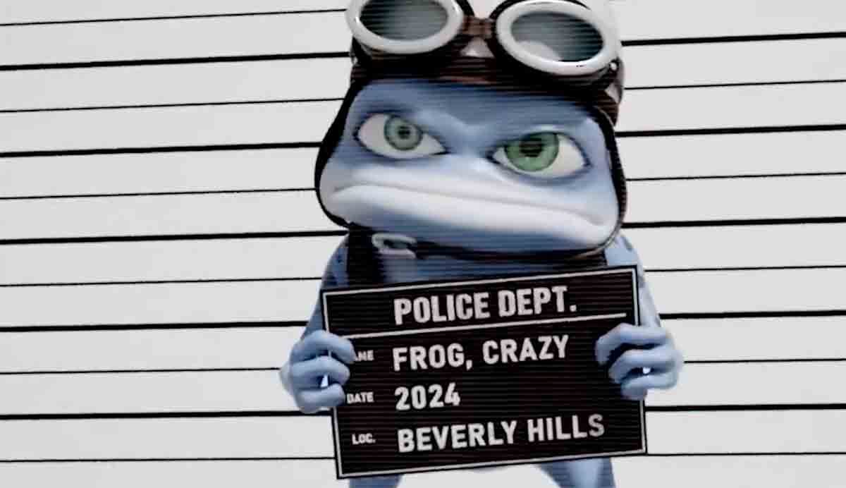 Crazy Frog. Photos et vidéos : Instagram @netflix