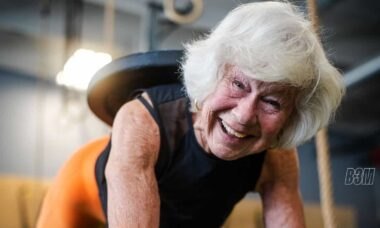 Aos 78 anos, Joan MacDonald encanta a web por sua transformação física e vida fitness