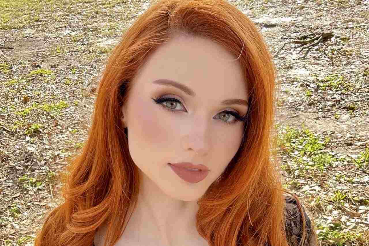 Streamer Amouranth Claims Amazon Seller is 'Stealing' Her 'Name and Image'