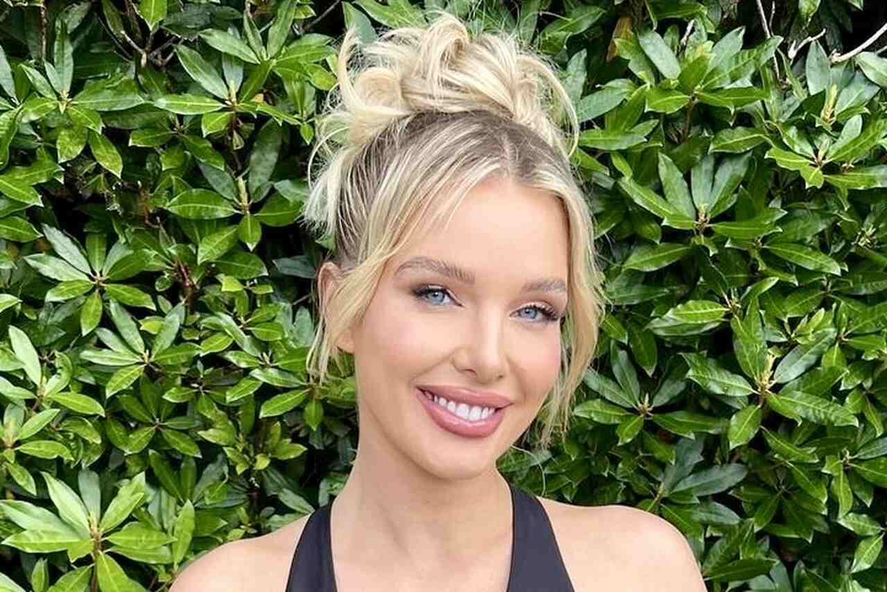 Helen Flanagan Shows Flawless Physical Features After Posing in Deeply Cleavaged Dress