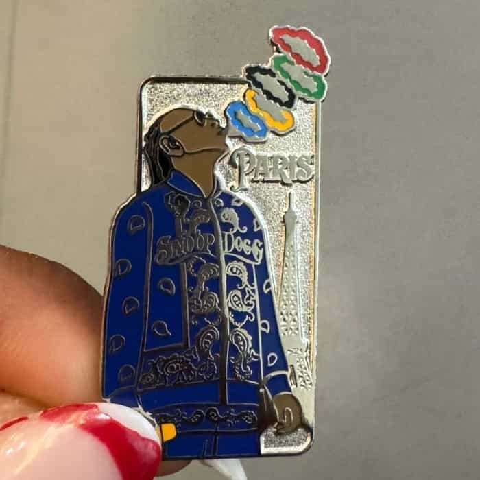 Pin de Snoop Dogg pour les Olympiades de Paris 2024 (X / @ITFTennis)