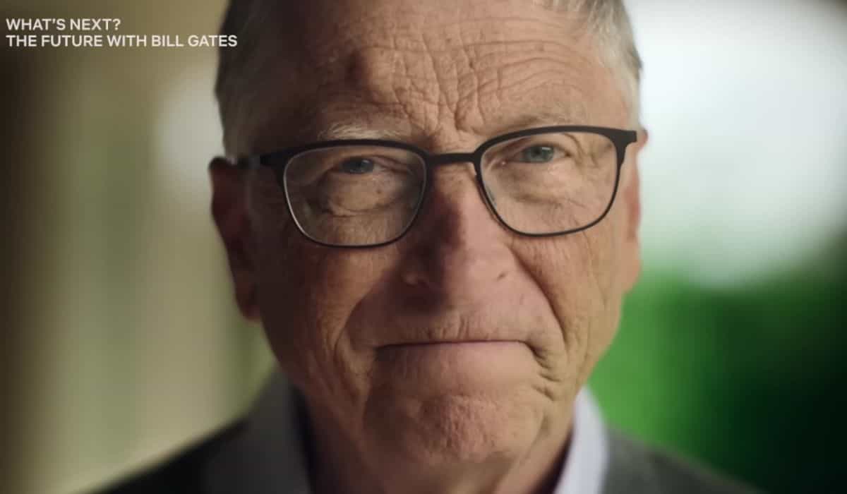 Bill Gates desmistifica teorias da conspiração envolvendo seu nome em novo documentário da Netflix