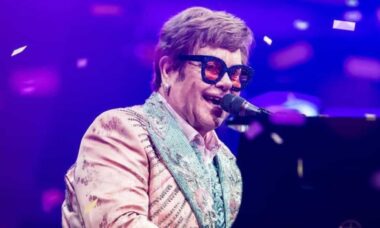 Elton John revela que infecção ocular o deixou com a visão limitada em um olho