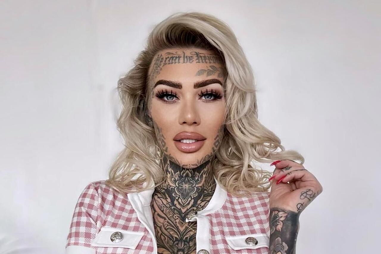 UK’s most tattooed woman shows off tattoo 'most painful' after 4-hour session