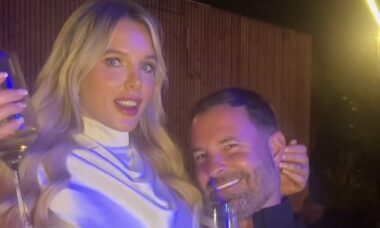 Helen Flanagan posta vídeo no colo do namorado após eleger modelito ousado para noitada