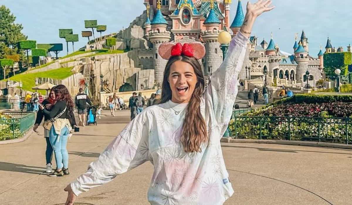 Mom Goes to Disney Without Her Kids and Sparks Controversy on Social Media: "You Need to Grow Up"