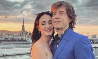 Namorada de Mick Jagger revela não se importar com a diferença de idade de 44 anos entre eles: "não penso nisso" (Instagram / @melhamrick)