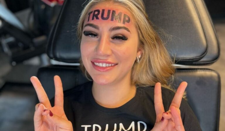 Influenceuse se fait tatouer Trump sur le front et demande de l'argent dans la rue pour enlever