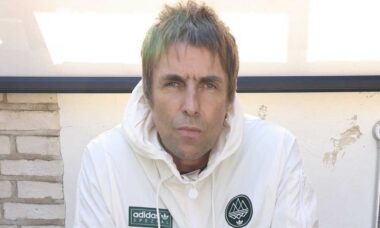 Liam Gallagher para de fumar e beber em preparação para turnê de retorno do Oasis