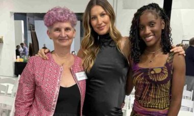 Gisele Bündchen exibe barriguinha de nova gravidez pela primeira vez no Instagram