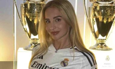 Apresentadora italiana exibe atributos físicos impecáveis após declarar seu amor pelo Real Madrid