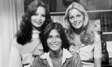 Musa de "Charlie's Angels" continua impecável após 48 anos do lançamento da série